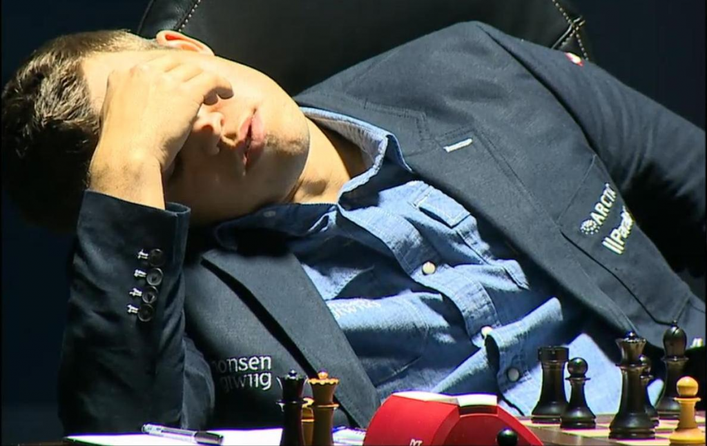 Magnus Carlsen dormido